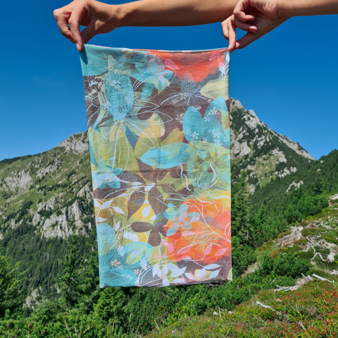 Večnamenski šal Flower Power