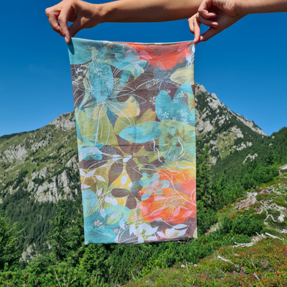 Večnamenski šal Flower Power